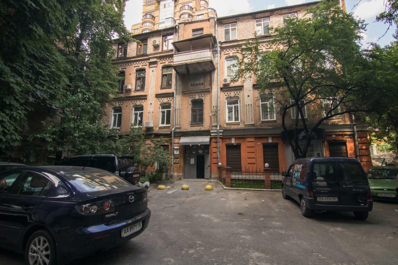 Lux Apartment Near Arena City Kiev Esterno foto