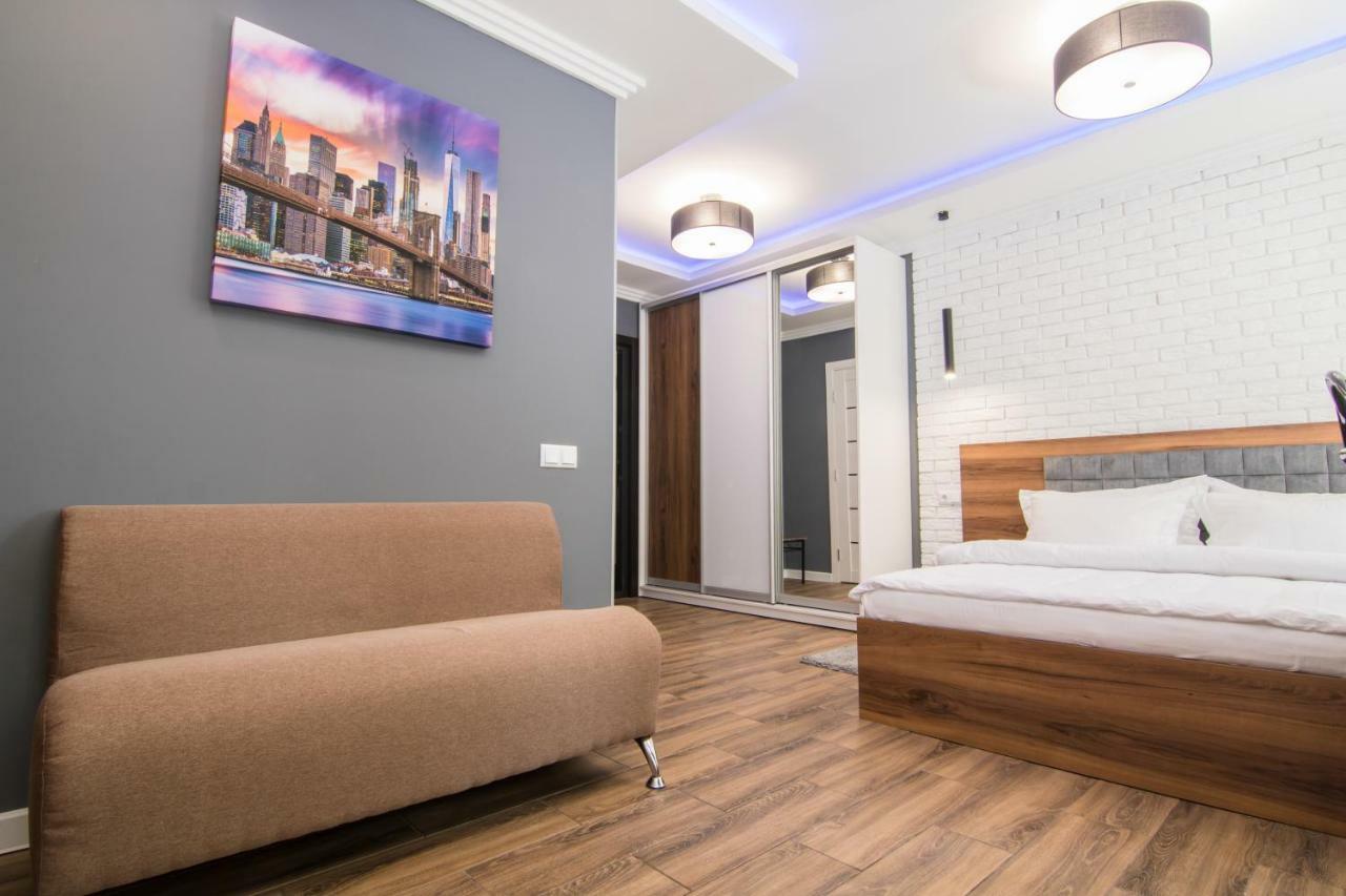 Lux Apartment Near Arena City Kiev Esterno foto